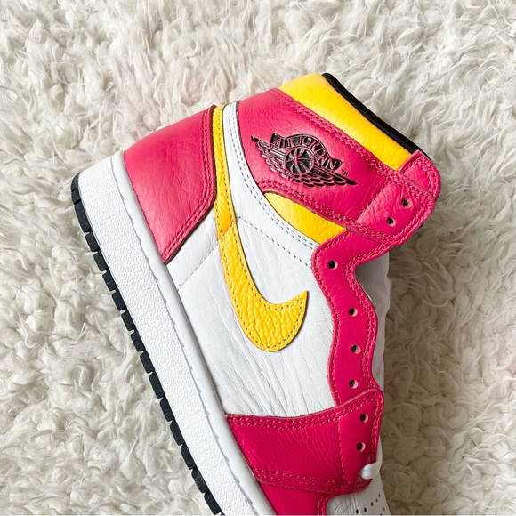 Nike | Air Jordan 1 Retro High OG - Picture 4 of 8